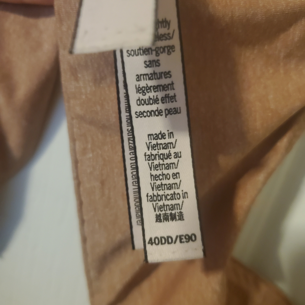 Victoria's Secret Tan Wireless T-Shirt Bra with Adjustable Straps - Picture 3 of 4